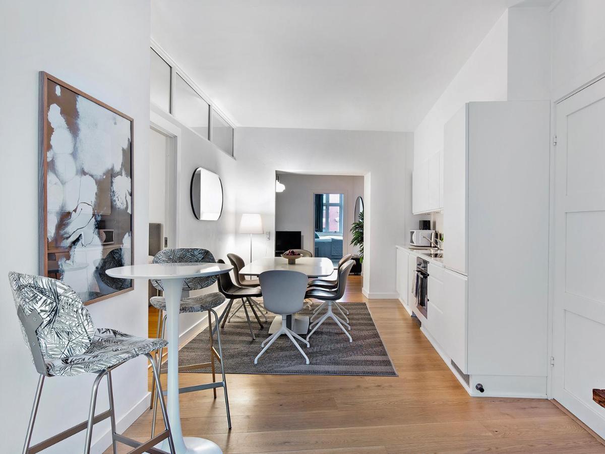 Sanders Leaves - Charming Three-Bedroom Apartment In Downtown Copenhagen Exterior photo